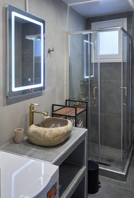 The Sunny House Apartment Атина Екстериор снимка