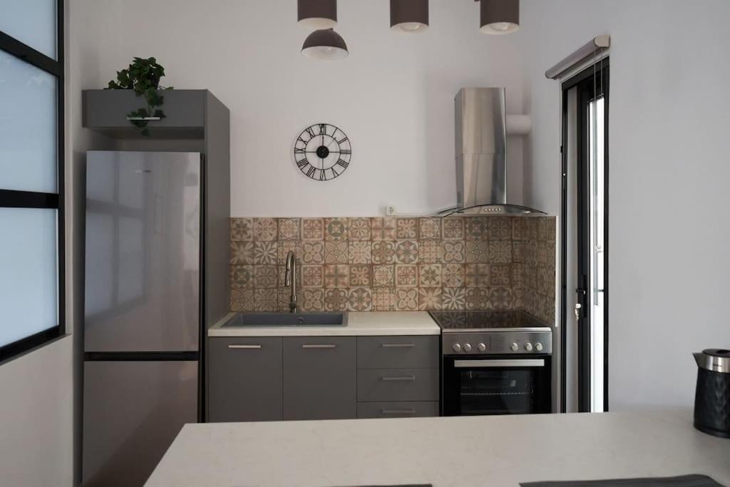 The Sunny House Apartment Атина Екстериор снимка