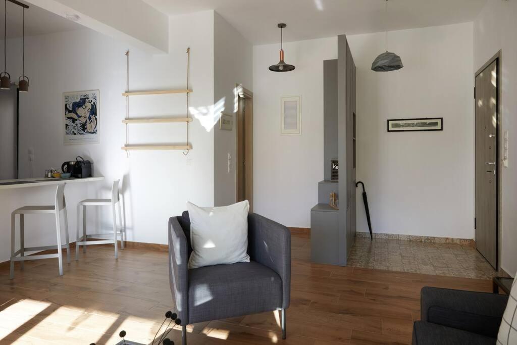 The Sunny House Apartment Атина Екстериор снимка